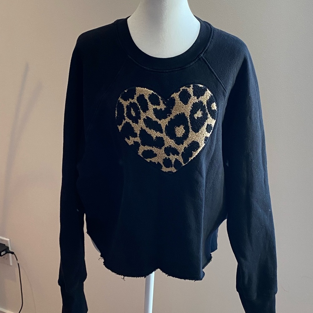 Sundry Black Leopard Heart Sweatshirt Sz M (2)